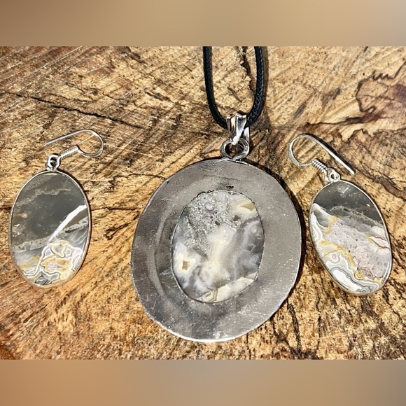 “The Laughter Stone” Pendant & Earrings Set - Picture 6 of 12